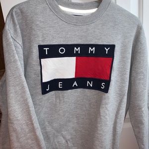 Tommy Jeans gray crewneck UO Exclusive Size M